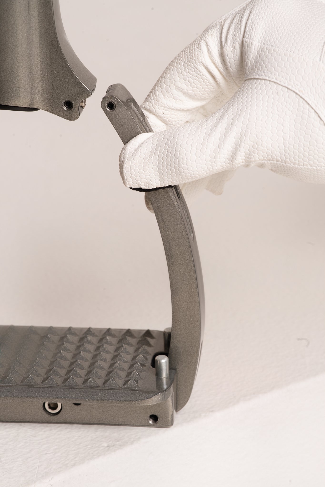 KneeFlex Magnet - Sikkerhedsstigbøjle Grå